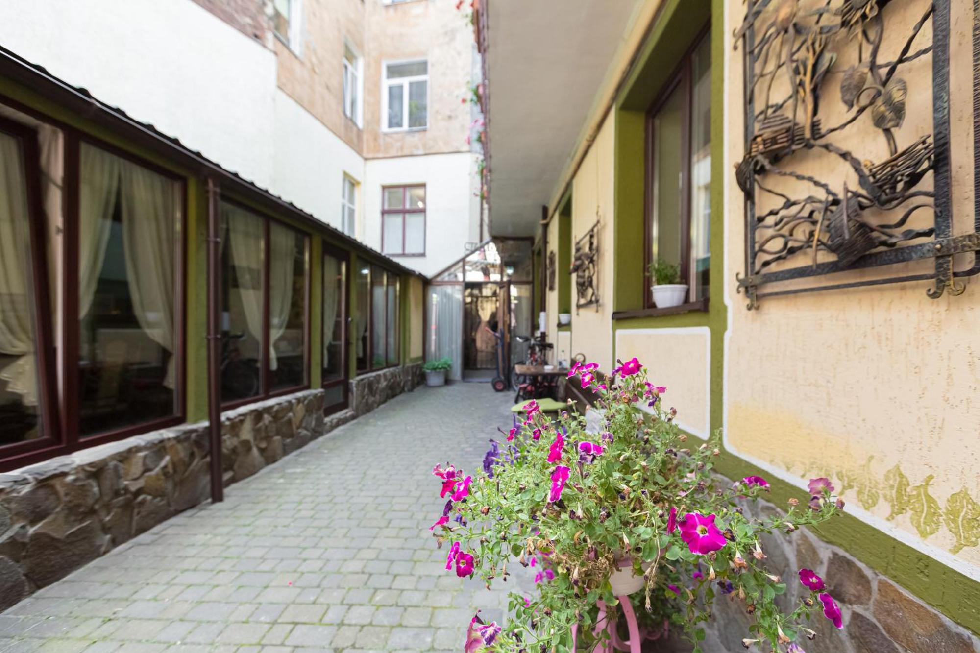Hotel Staryi Krakiv Leópolis Exterior foto